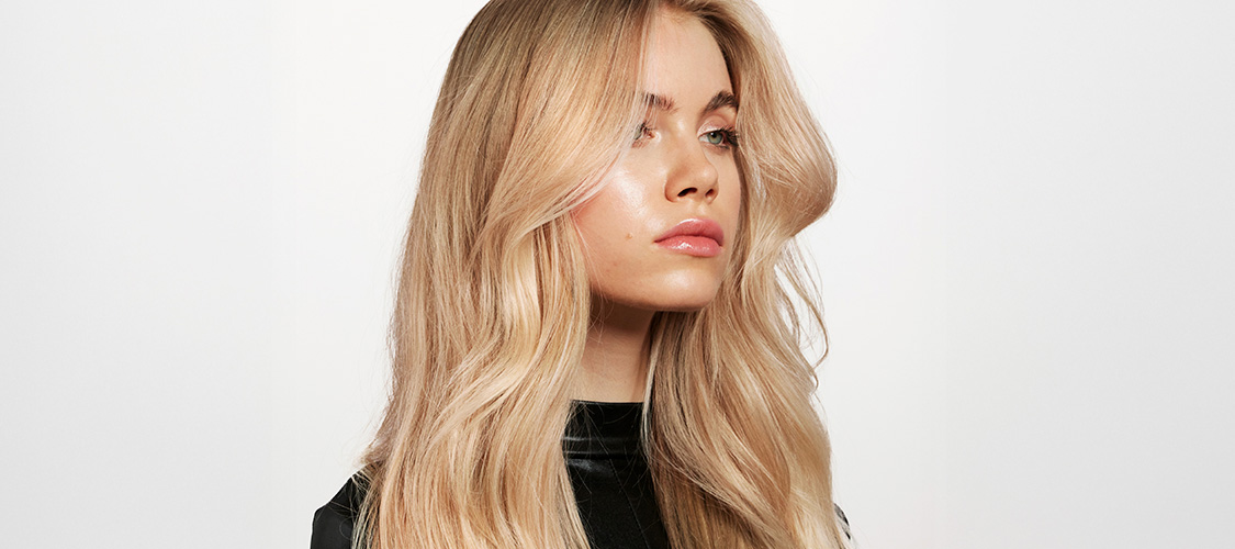 Model after the Surreal Blonde style